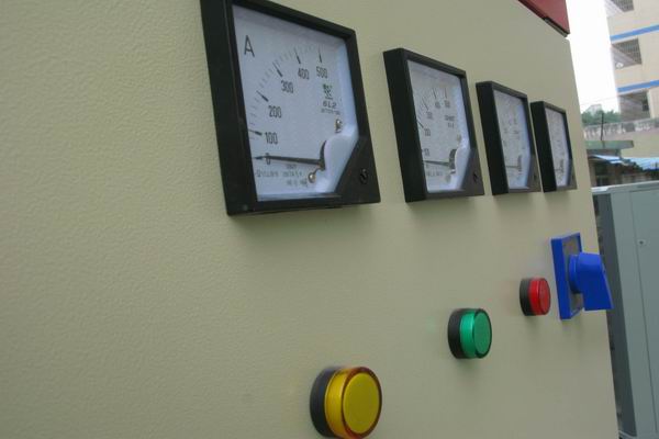 华南热作学院配电柜-3683讲讲配电柜注意事项